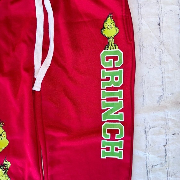 NWOT Junior’s Medium (7/9) Dr. Seuss The Grinch Sweatpants - Picture 4 of 8